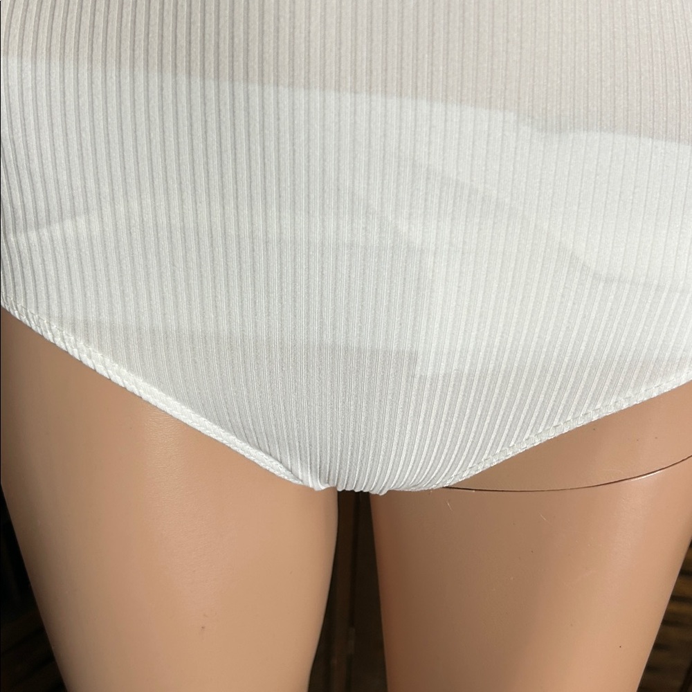 NWT CAPELLA APPAREL WHITE BODYSUIT M - Picture 5 of 12